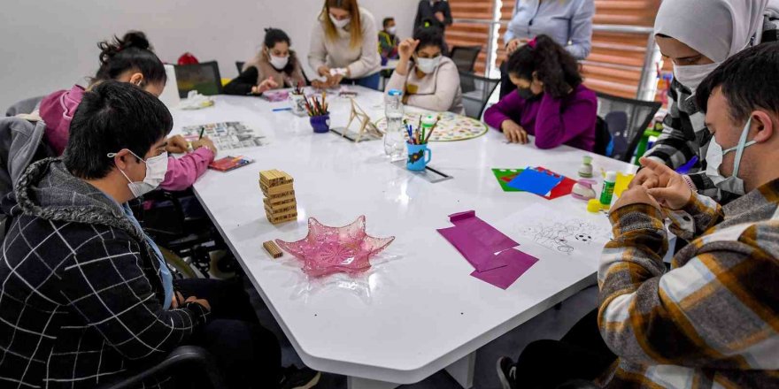 Mola evi ile özel gereksinimli çocukların kişisel becerileri gelişiyor