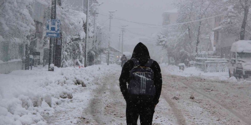 Burdur’un Yeşilova ilçesinde eğitime kar tatili