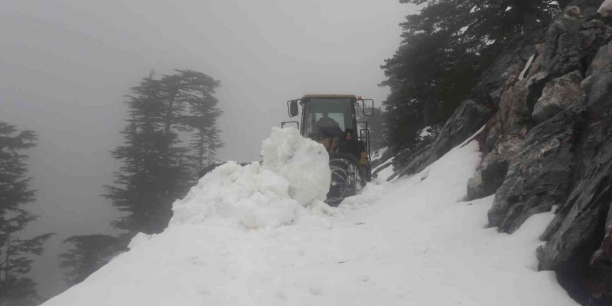 Alanya Kırsalında Kar Temizliği Sürüyor