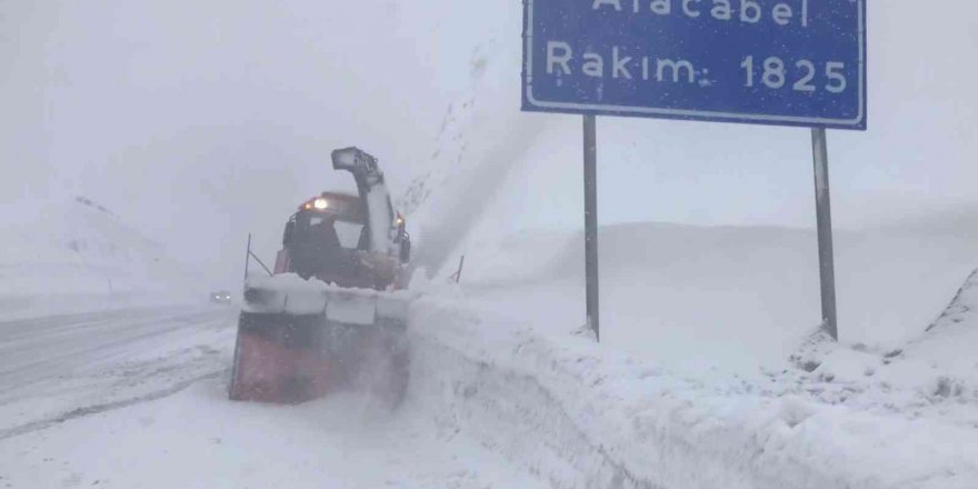 Antalya-Konya karayolu tüm araç trafiğine açıldı