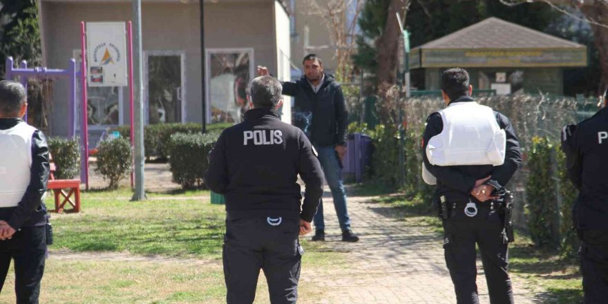 Açığa alınan özel harekatçı, boşanma aşamasında olduğu polis eşine parkta adeta dehşeti yaşattı