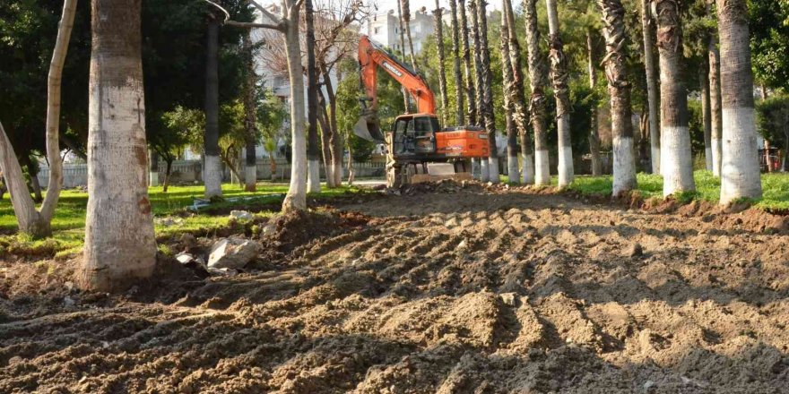 Tarsus Atatürk Gençlik Parkı’nda yenileme çalışması