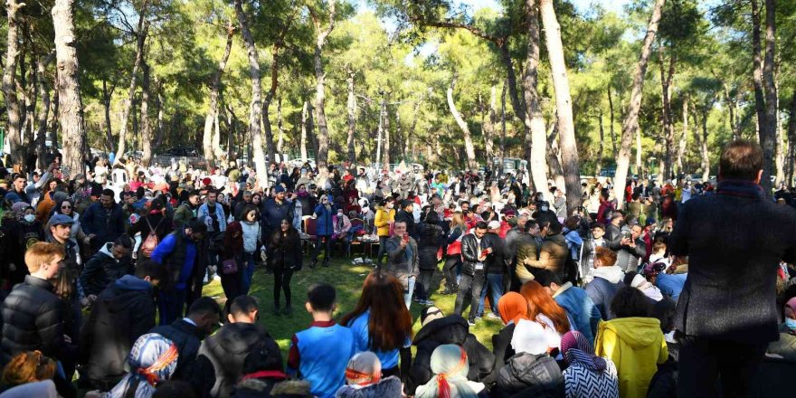 Konyaaltı Belediyesi’nin Hamsi ve Kuymak Şenliği’ne yoğun ilgi