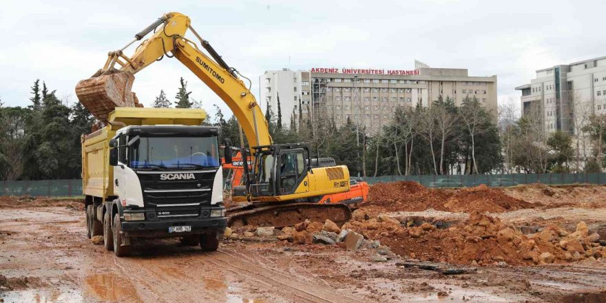 AÜ Tıp Fakültesi Otoparkının temeli atılıyor