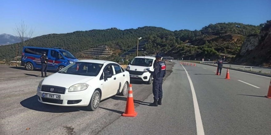 Mersin’de aranan 23 şüpheli yakalandı