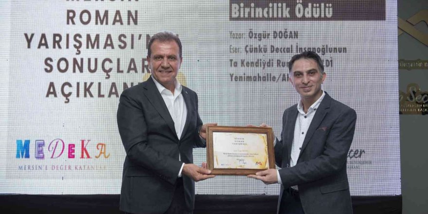 Başkan Seçer, Mersin Roman Yarışmasının ödül törenine katıldı