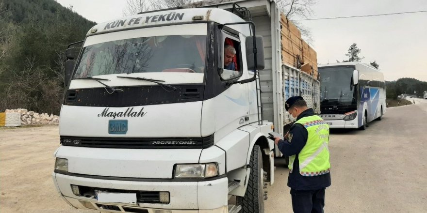 Burdur’da trafik denetimleri devam ediyor