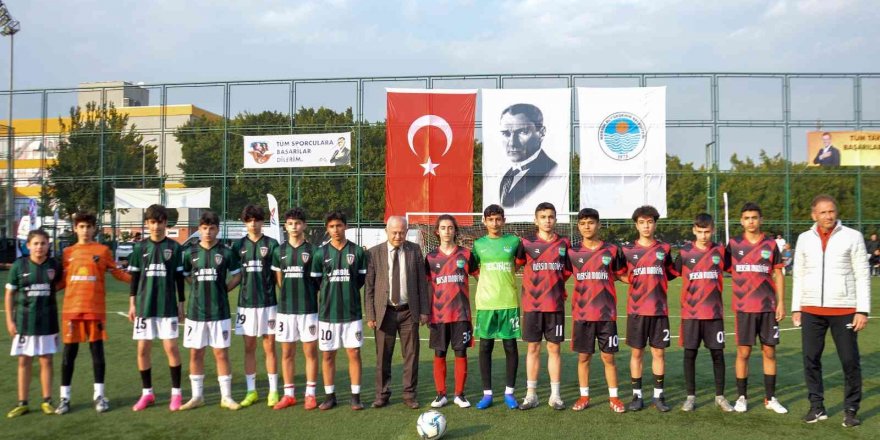 Atatürk’ün Mersin’e gelişinin yıl dönümü kapsamında düzenlenen futbol turnuvası sona erdi