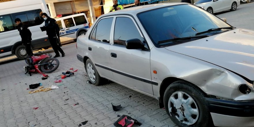 Otomobil ile çarpışan motosikletin sürücüsü yaralandı