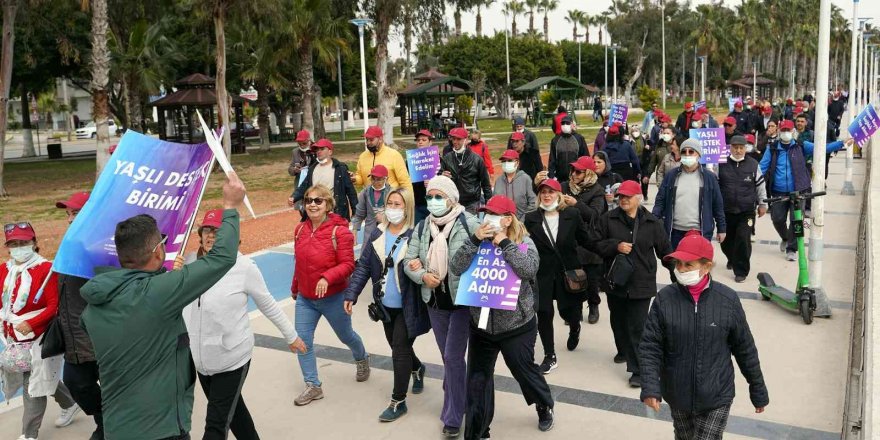 Mersin’de ’Aktif ve başarılı yaş alma yürüyüşü’ düzenlendi