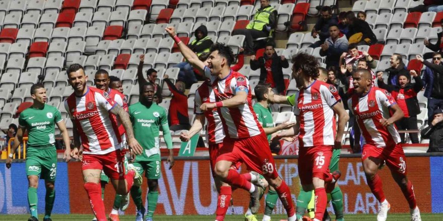 Spor Toto Süper Lig: Antalyaspor: 1 - Giresunspor: 0 (İlk yarı)