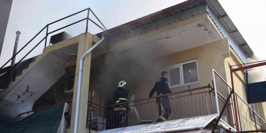 Antalya’da korkutan ev yangını