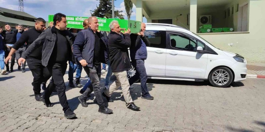 Boşanmak istediği kocasının öldürdüğü kadın, son yolculuğuna uğurlandı