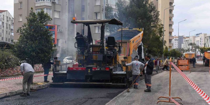 Fener Caddesi’nde sıcak asfalt çalışması