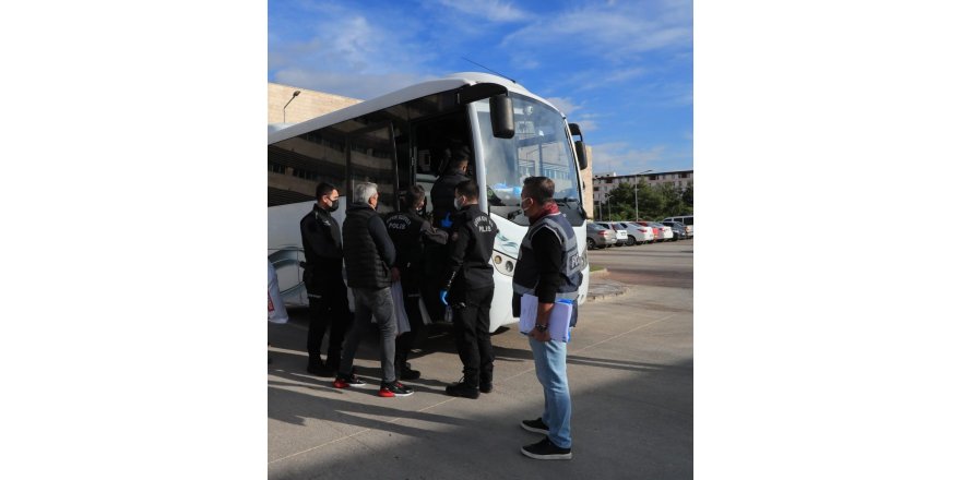 Antalya’da çeşitli suçlardan aranan 62 şahıs yakalandı