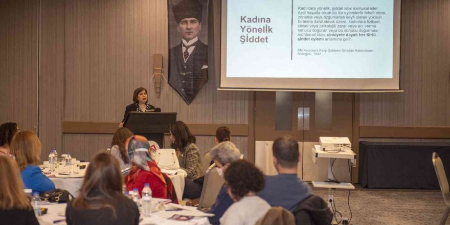 Mersin’de ’kadına Yönelik Şiddet’ Konuşuldu