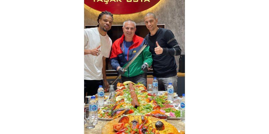 Remy ve Gökhan İnler’in kebap keyfi