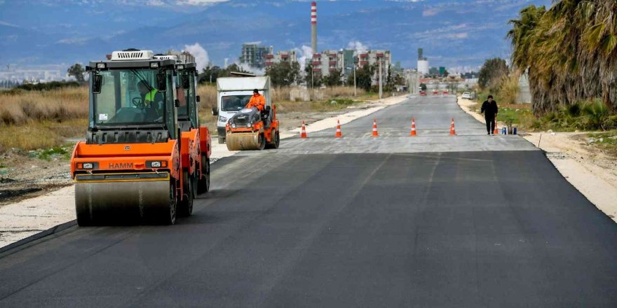 Kazanlı sahil yolunda çalışmalar aralıksız sürüyor