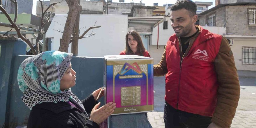 Mersin Büyükşehir Belediyesi Ramazan Kolisi Dağıtımına Başladı