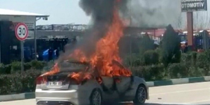 Osmaniye’de LPG tankı patlayan otomobil alev alev yandı