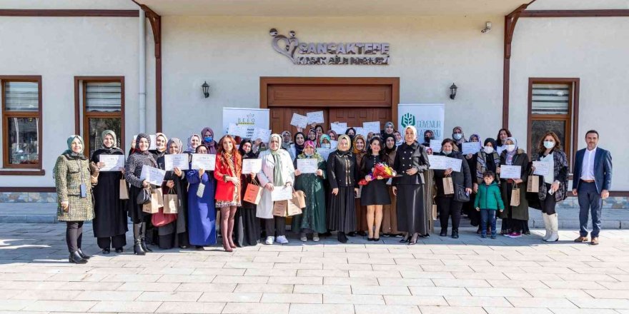 Uzmanlar, arı ürünlerinin anne ve çocuk beslenmesindeki yerini konuştu