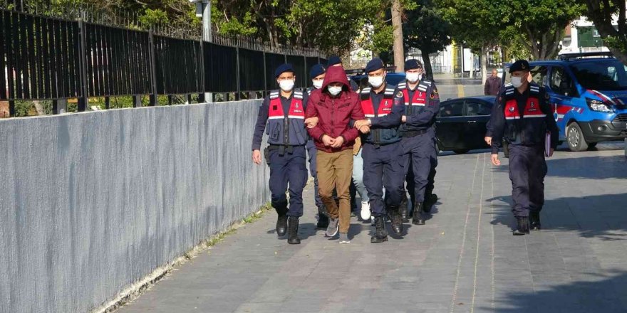 Müşterinin kolyesini çalan otel çalışanı yakalandı