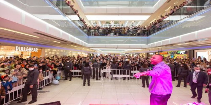 Dünyaca ünlü sanatçılar, Mark Antalya'da hayranlarıyla buluştu