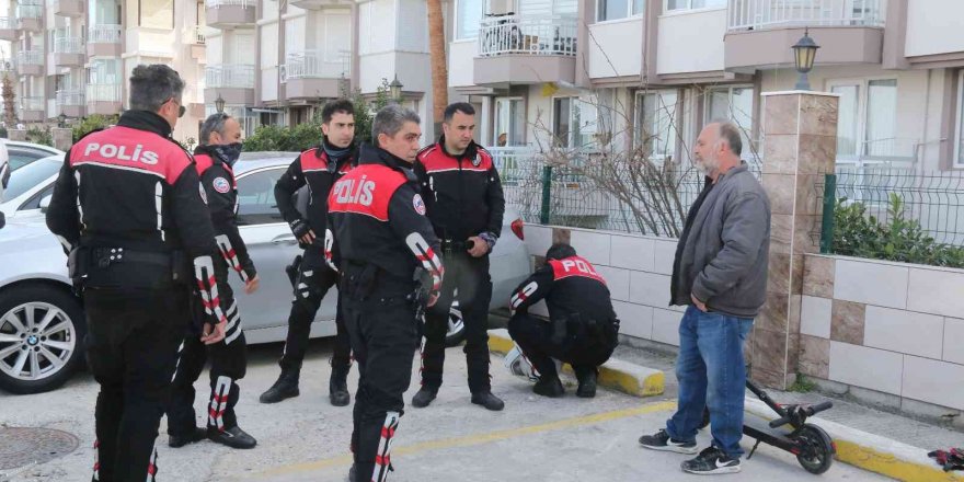 Emekli polis tartıştığı komşusunu silahla yaralayıp, parkta teslim oldu