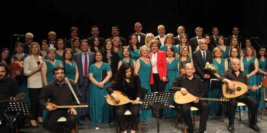 Antakya-Defne Barış Korosu’ndan Samandağ’da konser