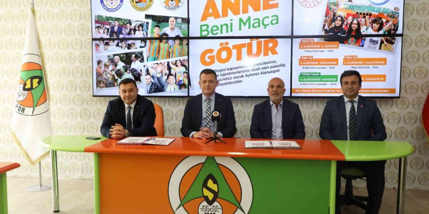 Alanyaspor, ’Anne Beni Maça Götür’ projesinde imzalar atıldı