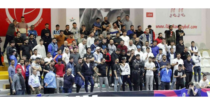 Çukurova Belediyesi Spor Kulübü mağlubiyetle başladı