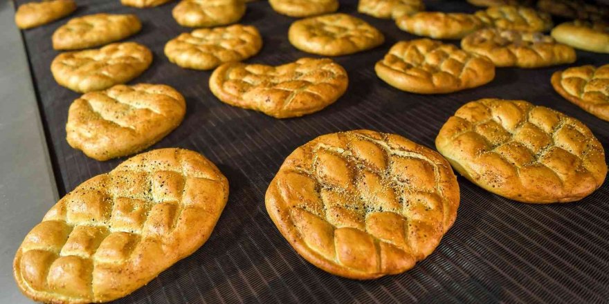 Mersin Büyükşehir Belediyesi, Ramazan pidesini 2,5 liradan satışa sunuyor