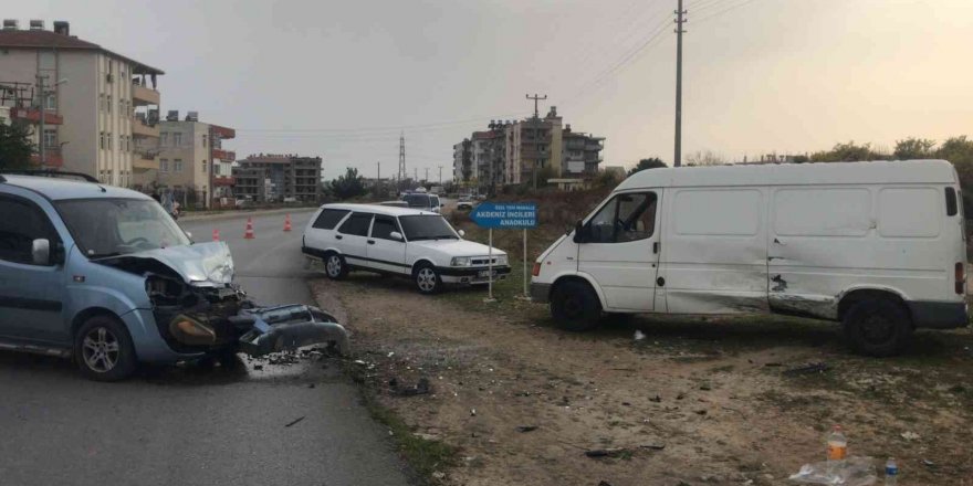 Antalya’da trafik kazası: 2 yaralı