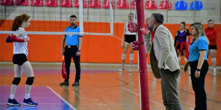 ALKÜ Voleybol Takımı Süper Lig yolunda