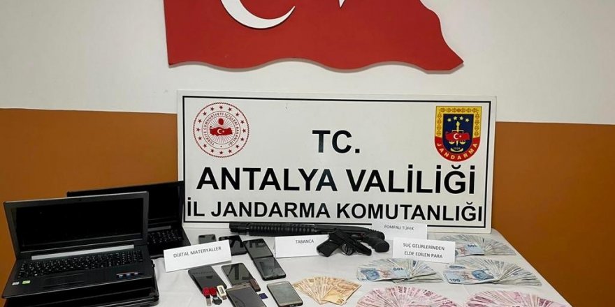 Cep telefonu satan işyerinde yasadışı bahis oynatan şüpheliler gözaltına alındı