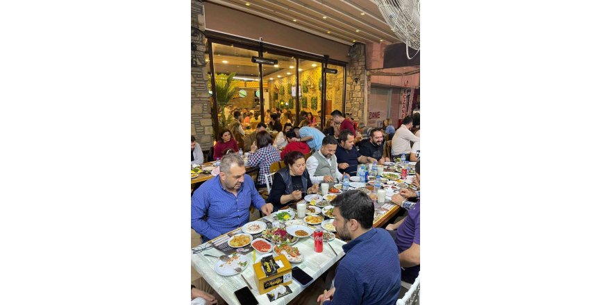 Cihangir Kebap, iftarda dolup taşıyor