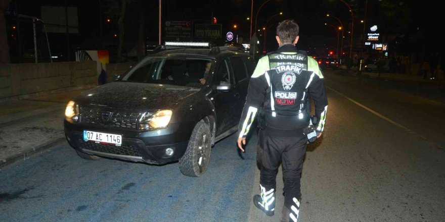 Antalya’da trafik denetimleri tüm hızıyla devam ediyor