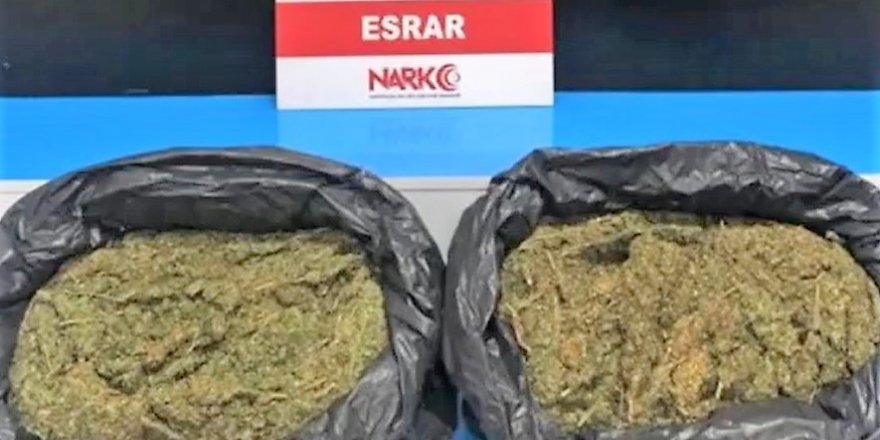 Yolcunun valizinden 10 kilogram uyuşturucu çıktı