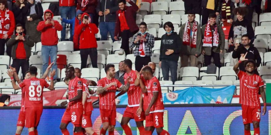 Spor Toto Süper Lig: Antalyaspor: 4 - Hatayspor: 1 (Maç sonucu)