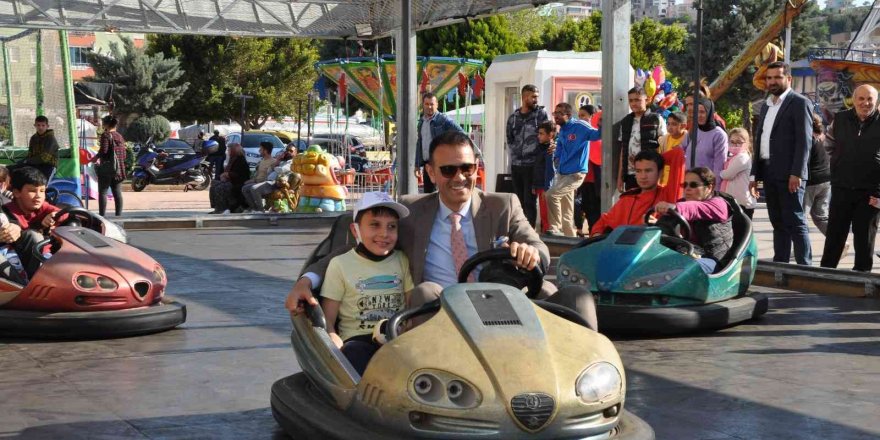 Otizmli Ve Özel Çocukların Lunapark Sevinci