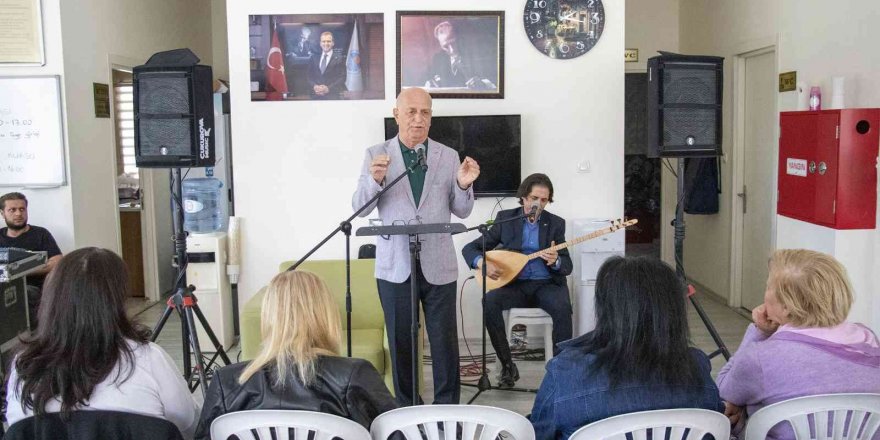 Emekli Evi üyelerine Aşık Veysel ve Karacaoğlan’ın hayatı anlatıldı