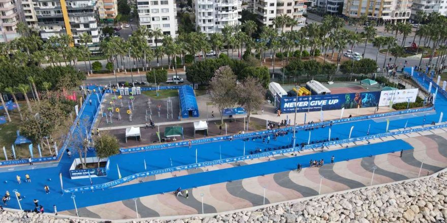 Mersin’de Avrupa Triatlon Kupası’nda ilk yarışlar başladı