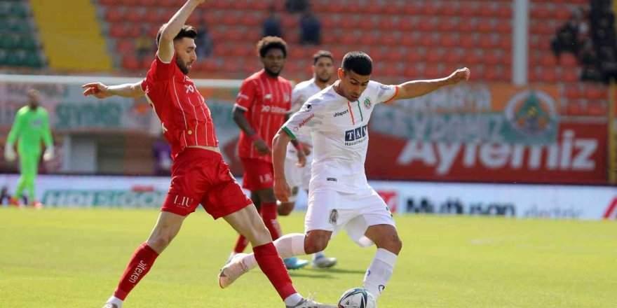 Spor Toto Süper Lig: Alanyaspor: 0 - Antalyaspor: 2 (İlk yarı)