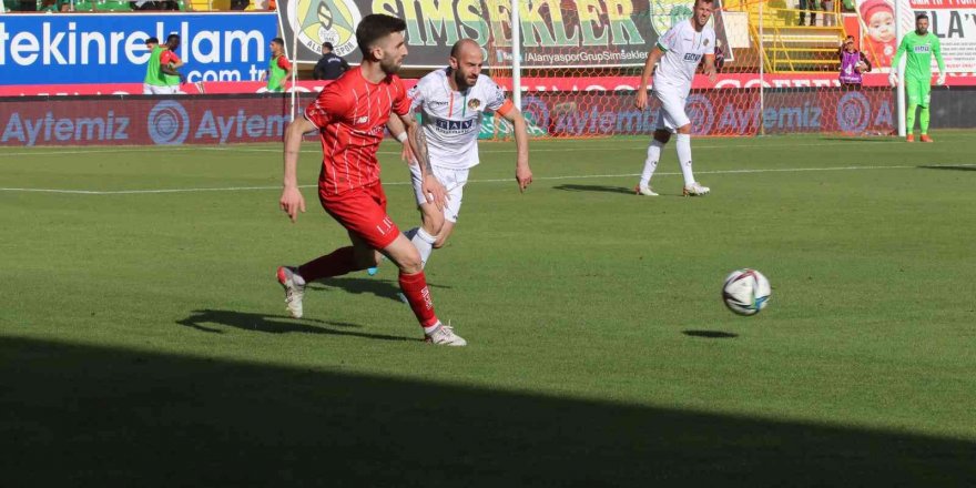 Spor Toto Süper Lig: Alanyaspor: 1 - Antalyaspor: 3 (Maç sonucu)