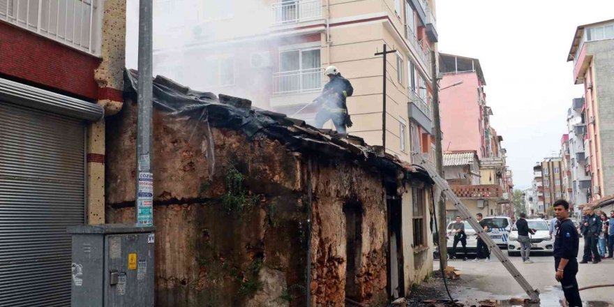 Metruk gecekondu yangını mahalleliyi korkuttu