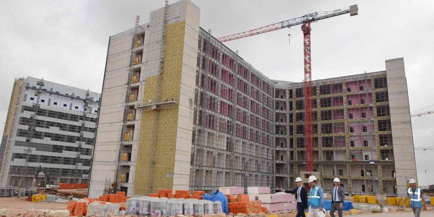 Antalya Şehir Hastanesi inşaatının yüzde 48’ tamamlandı