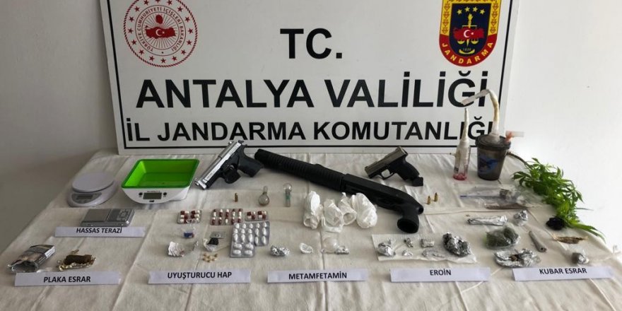 Alanya’da uyuşturucu operasyonu: 9 gözaltı