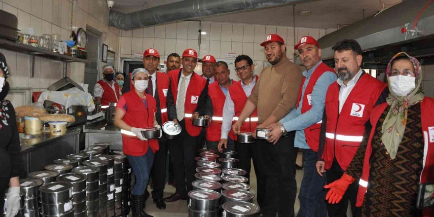 Silifke’de 2 Bin Aileye Sıcak Yemek