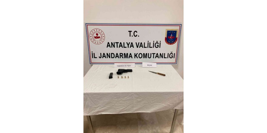 Silahla yaralamanın şüphelisi aracında yakalandı