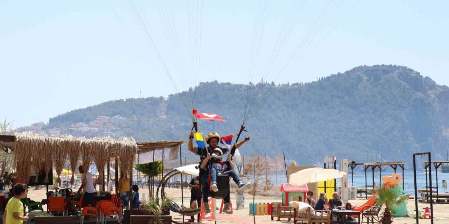 Rus Ve Ukraynalı Çocuklar Bayraklarla ‘savaşa Hayır’ Diyerek Havalandı